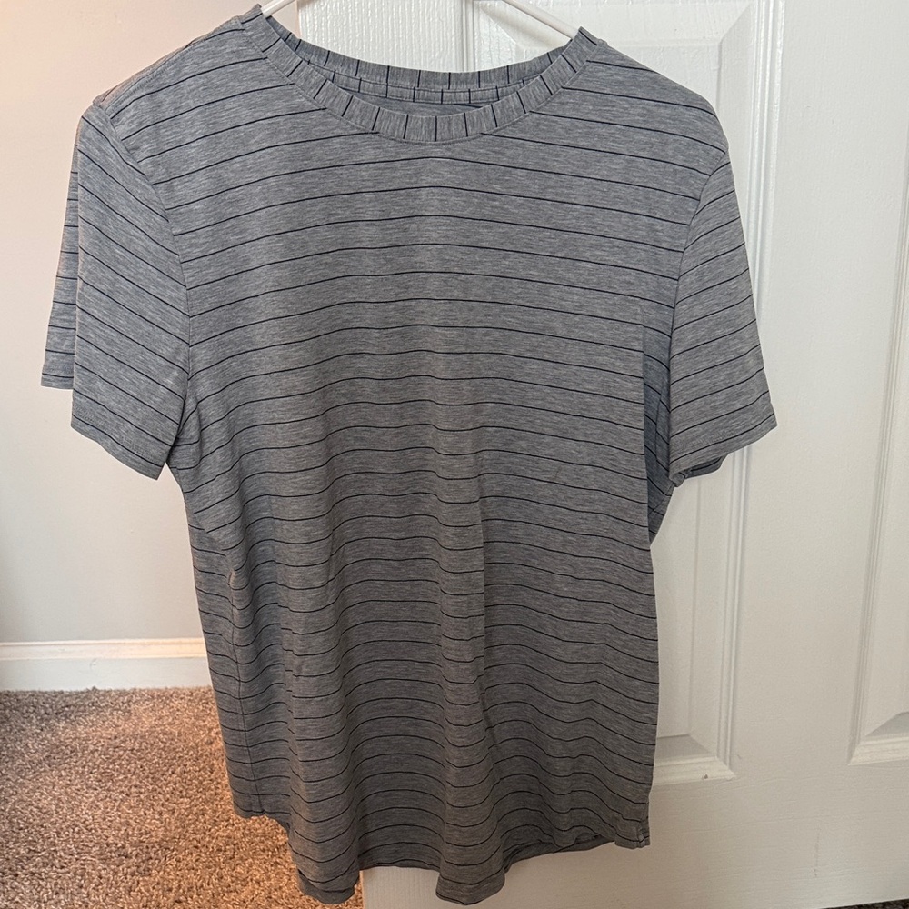 Lululemon tee